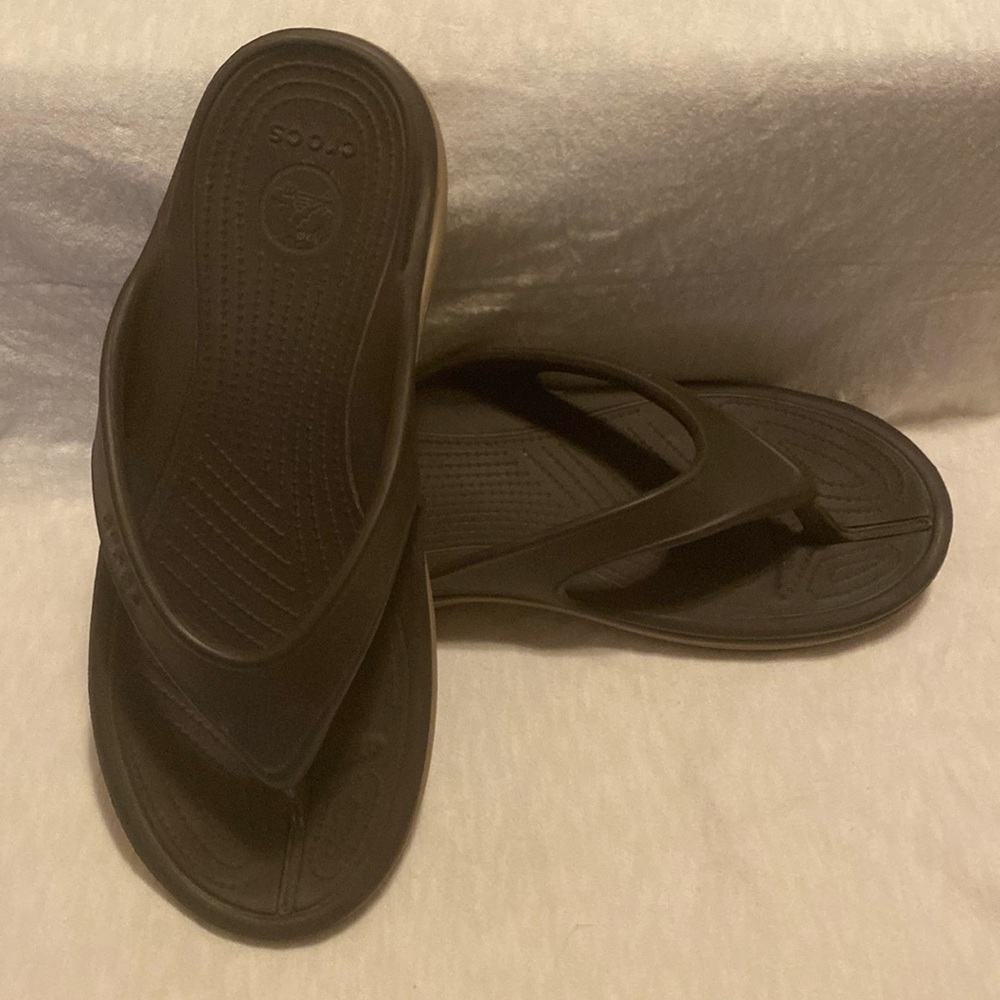 Crocs Men’s Size 13 Crocs Flip Flops Athens Thong Sandals Brown Rubber Shoes